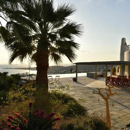 Paros Sleeps 12 Pool Air Con